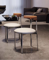 Chaise de salle à manger en cuir de luxe nordique moderne JP avec pieds en métal pour la maison, l'hôtel, le café