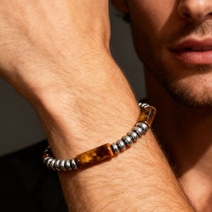 สร้อยข้อมือลูกปัดตาเสือและเฮมาไทต์ธรรมชาติทรงไม่สม่ำเสมอ ชิ้นงานสไตล์เรโทรสำหรับสวมใส่ในชีวิตประจำวันและชุดสไตล์สตรีท - Product Image 2