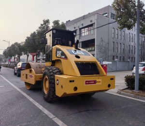 Rodillo Vibratorio Usado CATERPILLAR CAT CS-683E 683E 683, Fabricado en Japón, Compactación Fuerte Original, Bajo Número de Horas, Mejor Precio, Venta Caliente CE - Product Image 2