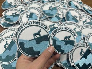 Patchs thermocollants brodés motif Crâne Flamme, personnalisables en gros, pour décoration - Product Image 3