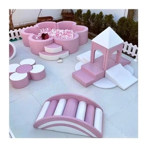Set de Juego Suave de 3 Piezas para Niños - Equipo de Juegos Interior/Exterior de PVC y Madera para Escuelas y Fiestas en Centros Comerciales - Product Image 3