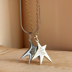 Collana con Ciondolo a Stella Geometrica Minimalista per Uso Quotidiano, Charm a Forma di Stella Placcato in Oro 18K PVD, Gioiello Resistente al Sudore - Product Image 4