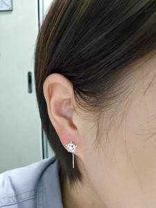 Boucles d'oreilles clous en argent S925 certifiées, motif flocon de neige, diamant Moissanite 1,00 ct, pour femme - Product Image 4