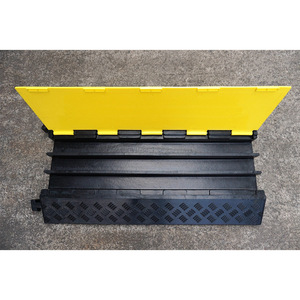 Passerelle pour câbles à trois lignes <span class=keywords><strong>de</strong></span> grande taille 900*500*65mm, ralentisseurs <span class=keywords><strong>de</strong></span> vitesse, protection des câbles au sol, anti-circulation, <span class=keywords><strong>passage</strong></span> pour câbles à 6 voies - Product Image 6