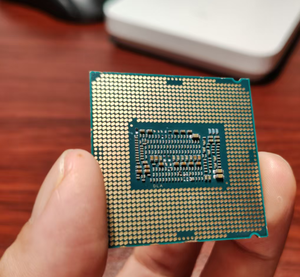 สำหรับซีพียูเดสก์ท็อป Intel Core i7-9700T รุ่นที่ 9 ความเร็ว 2.0GHz ถึง 4.3GHz 8 คอร์ 12M LGA-1151 14nm สถาปัตยกรรม 8 คอร์ประสิทธิภาพสูง SRG17 - Product Image 3