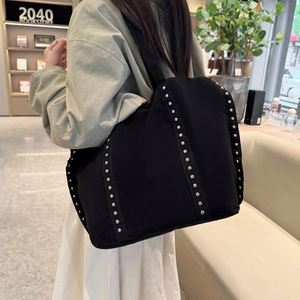 Bolso Tote con Remaches de Diseño Vintage, Bolso de Mano de Gamuza de Alta Calidad para Mujer, Bolso de Hombro Retro de Gran Capacidad para Dama - Product Image 5