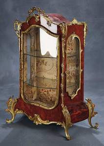 Table basse de luxe artisanale en bois massif, finition or antique, pour salon - Product Image 3