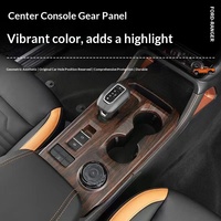 Aplicable al Ford Ranger 2023-2024 con Acabado Interior en Madera y Modificación Interior Automotriz.