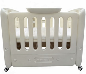 Lit bébé mobile et assemblable. Lit bébé, <span class=keywords><strong>table</strong></span> à langer, <span class=keywords><strong>table</strong></span> <span class=keywords><strong>de</strong></span> <span class=keywords><strong>soins</strong></span> multifonctionnelle. Lit d'enfant. Spécial pour les nouveau-nés. - Product Image 3
