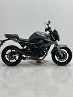Motor Sport Yamaha MT-09 Tiga Silinder Performa Tinggi