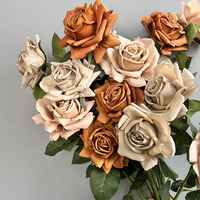 Centres de table en latex de roses blanches artificielles au toucher réel pour la décoration de scènes de table de mariage