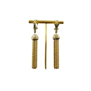 Boucles d'oreilles vintage à chaîne et pampilles de style médiéval, longues et tombantes, plaquées or véritable, incrustées de clous d'oreilles complets - Product Image 5