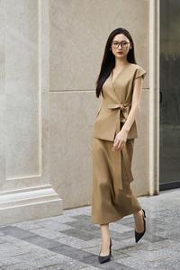 Blusa Cruzada de Sarga con Cuello en V para Mujer, Estilo Elegante de Oficina, con Lazo en la Cintura - Estilo Casual y de Oficina KA02 - Product Image 3