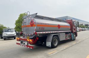 Camión Cisterna Jiefang J6 4x2 - Tanque de 12.6 CBM y Dispensador de Alto Flujo para Obras de Construcción - Product Image 6