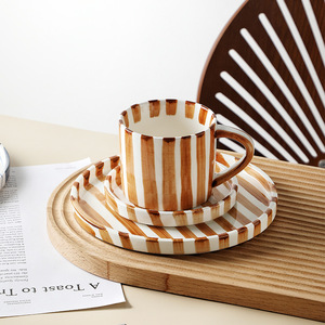 Taza de Café de Cerámica con Rayas Simples y Creativas, con Platillo, para Uso Doméstico, en Hoteles y Cafeterías, Juego de Tazas de Café de Cerámica para Fiestas - Product Image 3