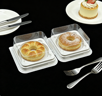Boîte à gâteau mousse carrée transparente individuelle 10,5 cm, emballage jetable en PET pour dessert avec plateau blanc