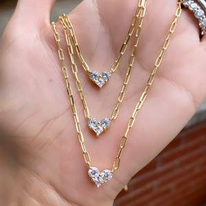 Collar Clásico y Delicado de Plata 925 con Corazón y Tres Piedras de Zirconia Estilo Clip - Product Image 3