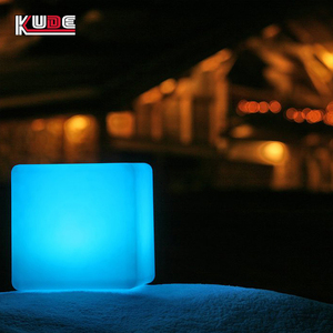 เฟอร์นิเจอร์พลาสติก PE เปลี่ยนสีได้ 16 สี ไฟ LED ตกแต่งเฟอร์นิเจอร์ โคมไฟ LED ทรงลูกบาศก์ เก้าอี้ LED ทรงลูกบาศก์ ไฟ LED ทรงลูกบาศก์สำหรับตกแต่ง - Product Image 1