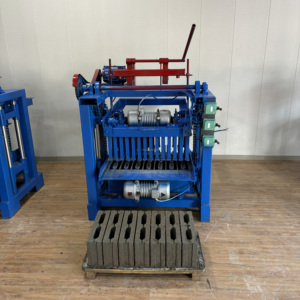Machines semi-automatiques et manuelles <span class=keywords><strong>de</strong></span> fabrication <span class=keywords><strong>de</strong></span> briques pour la construction <span class=keywords><strong>de</strong></span> fondations et <span class=keywords><strong>de</strong></span> parkings, type 4-35, pour la production <span class=keywords><strong>de</strong></span> briques simples - Product Image 3