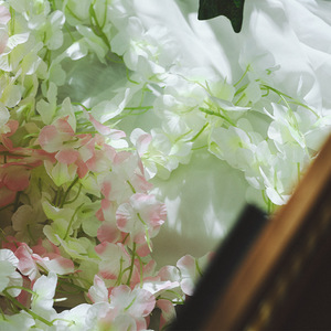 Guirnaldas de Lilas Artificiales, Flores de Seda para Decoración de Bodas, Reutilizables, Decoración para el Hogar y Exteriores, Estilo Romántico y de Ensueño - Product Image 1