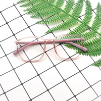 Nouvelles lunettes rectangulaires pour femmes, style moderne, avec monture légère et confortable en TR90 et verres en PC, pour un usage quotidien et au bureau