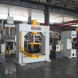 Presse à pneus pleins pour chariots élévateurs 160T 200T avec bras de levage et 8 à 24 moules - Product Image 1