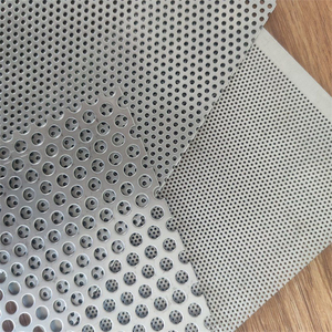 Revêtement de façade blanc poli à trous alvéolés, découpe personnalisée, tôles métalliques perforées fines pour mur extérieur de bâtiment - Product Image 6