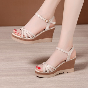 Sandalias de Plataforma con Tira en el Tobillo para Mujer, Talla Grande, Cómodas y Elegantes de Verano Xuanhui, con Materiales de PU, Aumentan la Estatura - Product Image 4