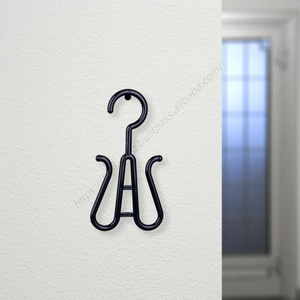 Présentoir en plastique noir et blanc pour pantoufles et chaussures, idéal pour la vente en gros - Product Image 5