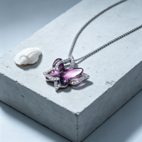 Collares con colgante de mariposa de cristal multicolor con piedra de nacimiento, con diamantes de imitación brillantes, dijes de animales huecos, joyería delicada y elegante