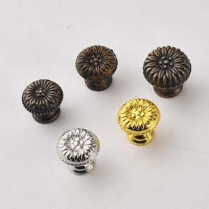 Retro Chrysanthemum European Style Round <b>Drawer</b> <b>Knob</b> Zinc Alloy Durable Cabinet Handle - Product Image 4