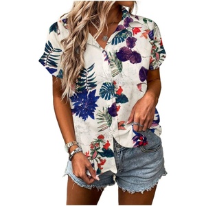 Blusa Hawaiana Vintage para Mujer, Suave y Fresca para el Verano, Estampado Floral Tropical, Cuello en V, Manga Corta, Botones al Frente, con Logotipo - Product Image 3