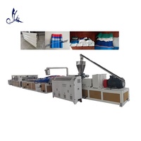 Machine d'extrusion pour la fabrication de tuiles de toiture en PVC ASA à double vis, hautement ondulées et vernissées, ligne de formage de panneaux de toiture