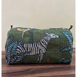 Juego de 3 Bolsas de Maquillaje Cosméticas de Algodón Acolchado con Estampado de Cebra Personalizado, Hechas a Mano, Muy Demandadas, Regalo para Ella - Product Image 1