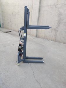 Maksimum Kaldırma Yüksekliği 1,6 Metredir ve Yük Taşıma Kapasitesi 300 Kilogramdır. Bu Taşınabilir Bir Kaldırma Platformu. - Product Image 2