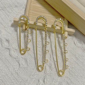 Broche de luxe en diamant de mode en gros, broche unique et charmante pour la vie quotidienne, cadeaux - Product Image 3