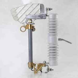 Découpes SMCIO Loadbreak avec <span class=keywords><strong>Type</strong></span> <span class=keywords><strong>de</strong></span> <span class=keywords><strong>goulotte</strong></span> d'arc 15KV 24kv 27KV Prix <span class=keywords><strong>de</strong></span> découpe <span class=keywords><strong>de</strong></span> fusible Isolateur en plastique haute tension IEC 100A 200A - Product Image 5