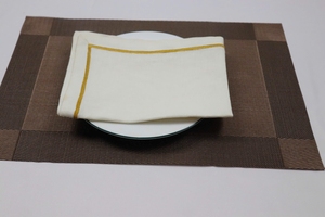 Servilletas de Cóctel Cuadradas de Lino y Algodón Bordadas con Monograma Personalizado, Suministro Directo de Fábrica, Estilo Clásico, Hechas a Mano, Ecológicas - Product Image 3