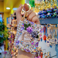 Miroir de maquillage compact en forme de cœur avec strass et perles, porte-clés, breloque de sac à main pour femmes, idéal pour les cadeaux (vente en gros)