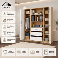 Armoire en bois à quatre portes avec tringle centrale, étagères latérales et quatre tiroirs – Organisateur de placard de chambre, ensemble de rangement domestique