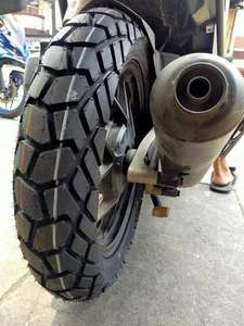 Pneus de moto de haute qualité à bas <span class=keywords><strong>prix</strong></span>, fournisseur d'usine en gros, pneus de moto 130/80-17 140/70-17, pneus de moto 130 80 17 140 70 17 - Product Image 3