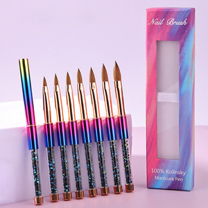 แปรงอะคริลิคสำหรับต่อเล็บ ขนโคเลนสกี้แท้ 100% ด้ามจับเพชรไล่เฉดสีรุ้งแบบกำหนดเอง ขนแปรงหยักสำหรับทาผงต่อเล็บ - Product Image 3