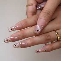 Faux ongles à presser en acrylique, longs, forme cercueil, dégradé rose nude, motif œil de chat et cœur rouge, avec strass argentés à ligne fine, personnalisables, pour rendez-vous