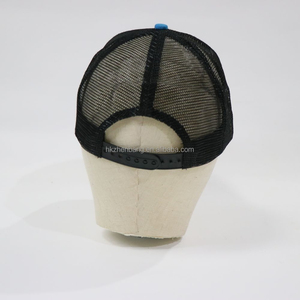 Gorra Trucker Personalizada de 5 Paneles con Estampado de Rayo, Malla Trasera Negra, Ajustable con Cierre a Presión, para Ropa Urbana y Casual - Product Image 5