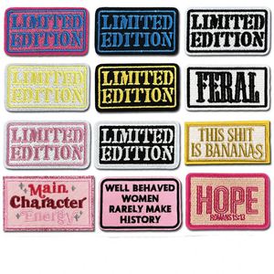 Parches Termoadhesivos Cuadrados Personalizados Bordados de Edición Limitada Feral Hope en Varios Colores para Decoración de Ropa, Sombreros y Bolsos - Product Image 1