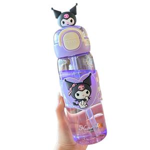 Botella de agua Zuo Mu Kuromi de 500 ml, libre de BPA, con pajita y correa para niños, para uso escolar. - Product Image 1