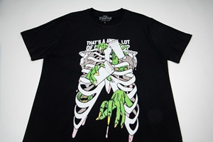 Camiseta de algodón grueso de 240g |   Camiseta Oversize de Streetwear con Estampado Gráfico de Esqueleto y Letras con Efecto Goteo - Product Image 5