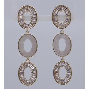 Eleganti orecchini a bottone in oro 18K alla moda da indossare quotidianamente gioielli con un tocco di raffinatezza - Product Image 1