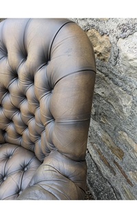 Fauteuil pivotant Chesterfield en cuir capitonné de luxe avec roulettes pour la maison - Product Image 3