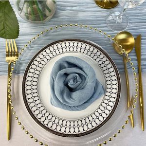 Serviettes de table en lin 100% de qualité supérieure pour les mariages Serviette brodée à la main Tissu élégant et de qualité supérieure - Product Image 1